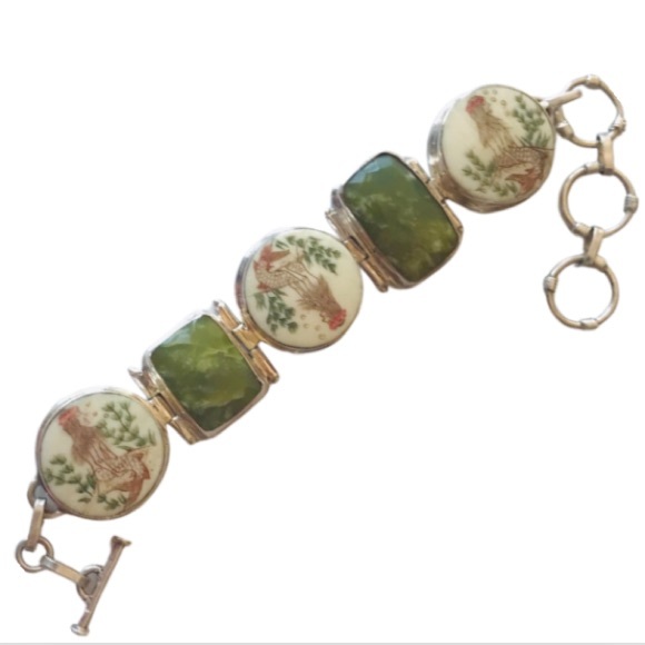 Jewelry - Link Bracelet Consisting hand painted and green stone (jade)